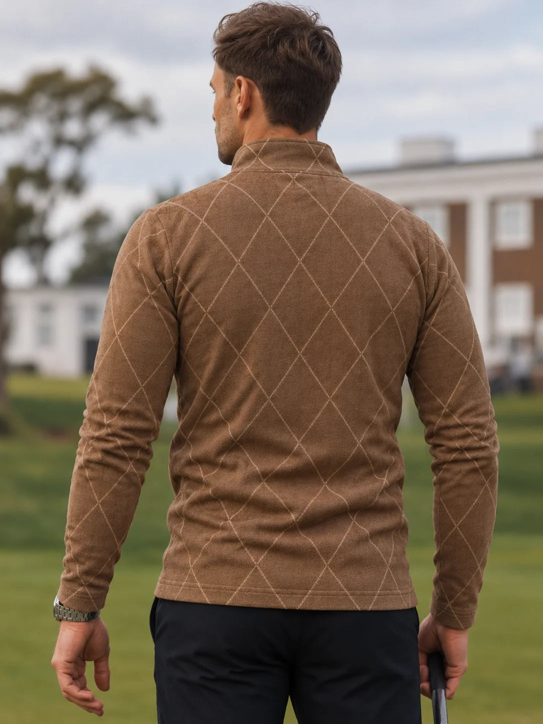Golfpullover mit Argyle-Rautenmuster in Kamelbraun, Funktionsmaterial und Viertelreißverschluss