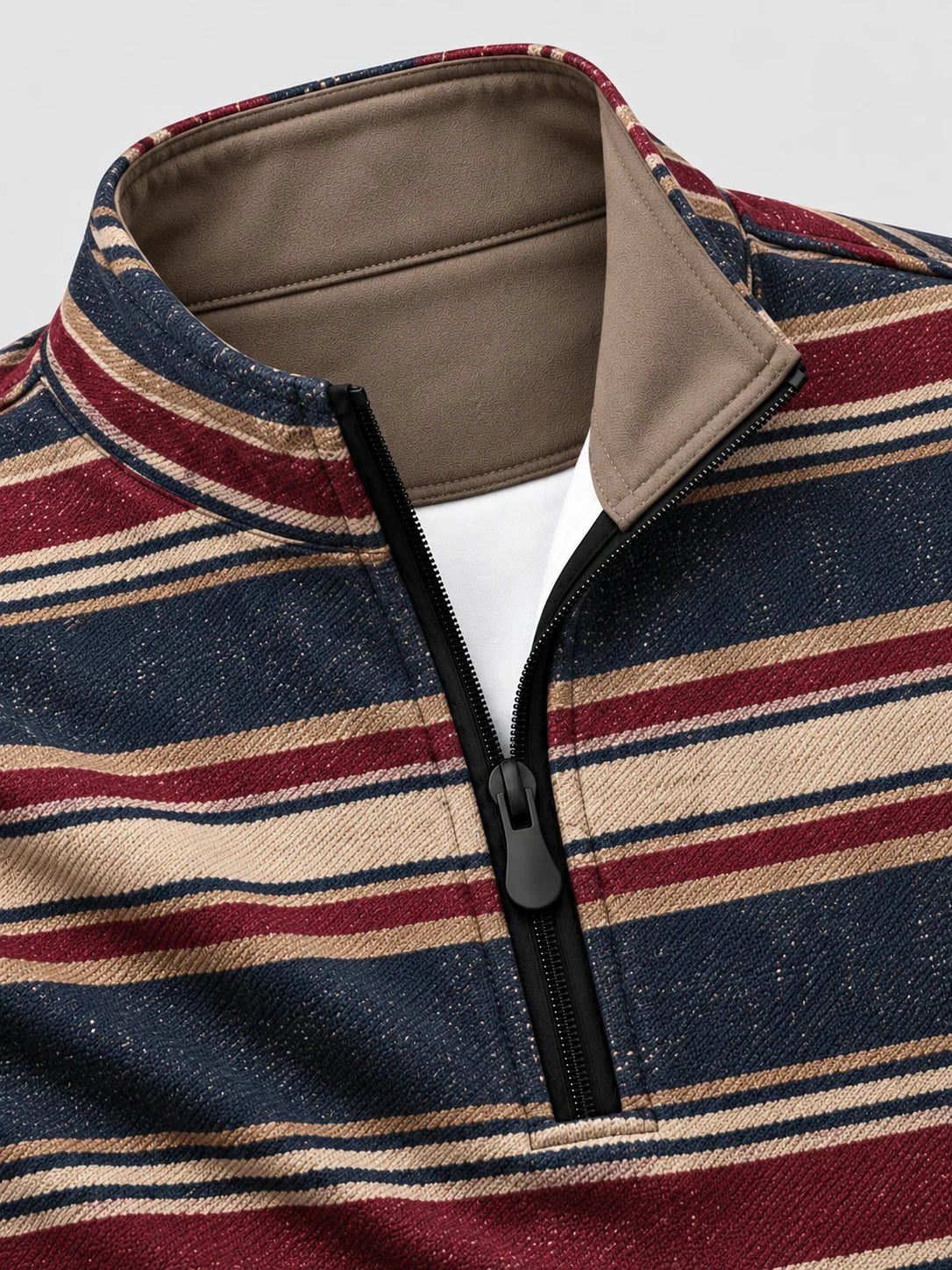 Golfpullover mit Viertelreißverschluss und Streifenmuster in Marineblau, Burgunderrot und Creme, aus Funktionsmaterial